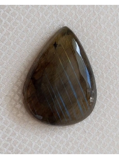 Labradorite cab